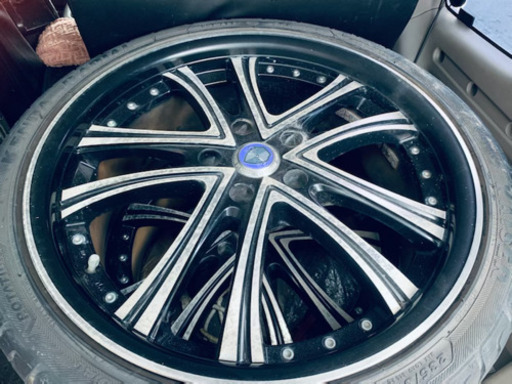 19インチ　8J4本オフセット+38 5穴　114.3