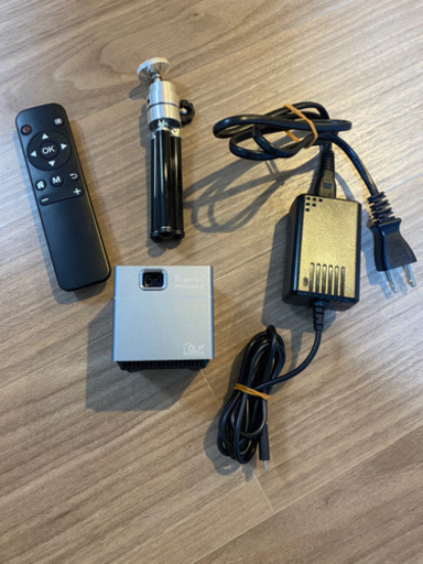 【値下げ！】モバイルプロジェクター 18,750円