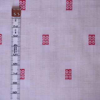 布・生地(はぎれ)白地に赤色の模様の和風柄　[No.28]