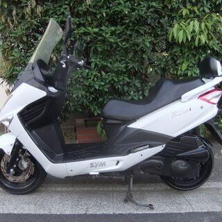 SYM RV125i 後期型(FI:インジェクションモデル)実働中古美車　バッテリーフル充電済　オイル交換後渡し　書類有の画像