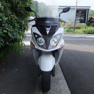 SYM RV125i 後期型(FI:インジェクションモデル)実働中古美車　バッテリーフル充電済　オイル交換後渡し　書類有の画像