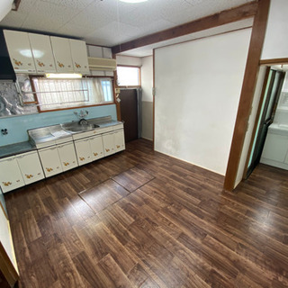 敷金礼金不要(^^♪ファミリー大歓迎♪静かな環境の広々戸建4DK、駐車場無料！ペット可！リフォーム済み！ - 不動産