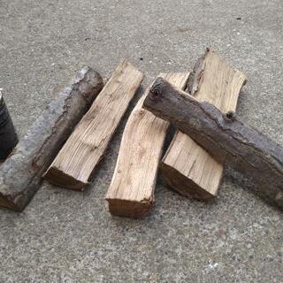 【在庫19kg】音も楽しめる！広葉樹クリの薪。長さ29cm。含水率17%未満。1年以上乾燥。茨城県潮来市。の画像