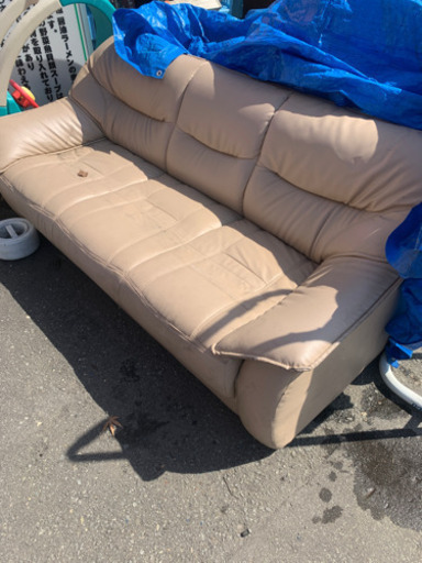 持ち帰り品　3人用ソファ
