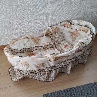 クーハン　赤ちゃん　カゴの画像