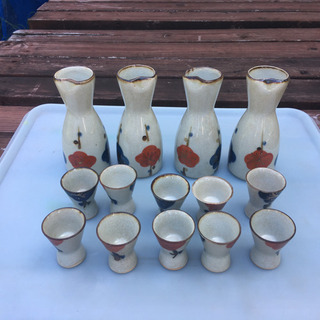 酒器セット差し上げます。