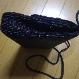 ビーズ　フォーマル　クラッチバッグ　手工芸品　未使用　ふた　かぶせ　磁石の画像