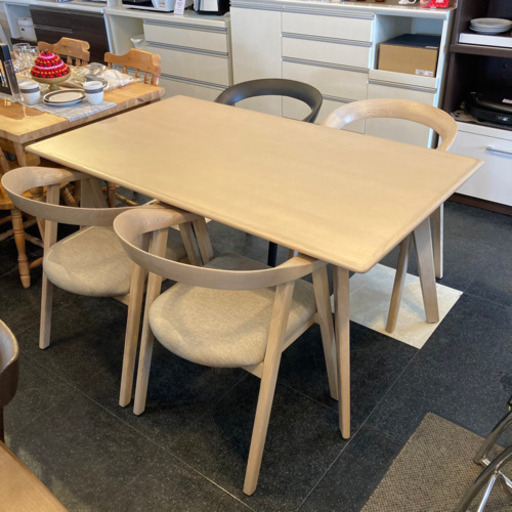 未使用(アウトレット品) ダイニングセット　ナチュラル　4人掛け