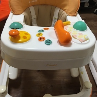 コンビ歩行器