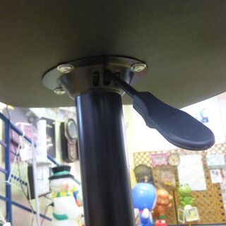 カウンターチェア 幅39×奥行41×座面高58-68cm バーチェア 椅子 いす イス ブラック 黒 昇降機能付き 無段階高さ調節 回転式 モダン シック 家具 札幌市 清田区 平岡の画像