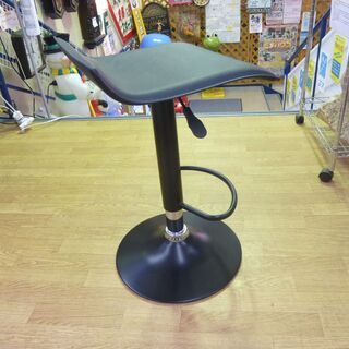 カウンターチェア 幅39×奥行41×座面高58-68cm バーチェア 椅子 いす イス ブラック 黒 昇降機能付き 無段階高さ調節 回転式 モダン シック 家具 札幌市 清田区 平岡の画像