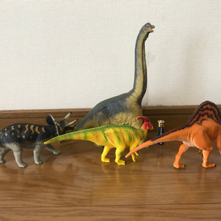 恐竜フィギュア4体　値下2000→1600の画像