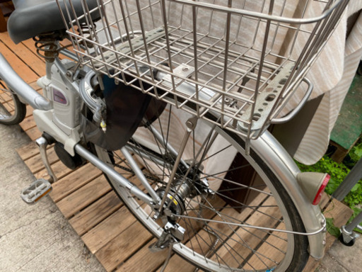 【お取り置き中】カゴが二つついた電動自転車