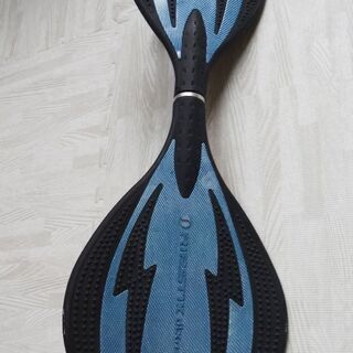 リップスティック、ブレイブボード、スケボー、スケートボードの画像