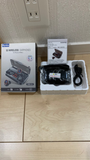新品ワイヤレスイヤホン