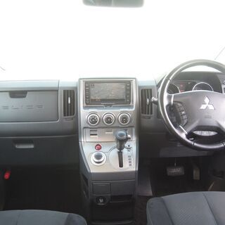 20年 デリカD5 シャモニー 4WD 両側電動スライドドア/ＨＤＤナビ/ＴＶ/後席モニター/ＨＩＤ/バックカメラ/124,624kmの画像