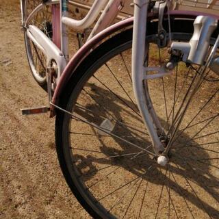 子ども用自転車　変速なし　鍵1つ　多数錆あり　24インチの画像