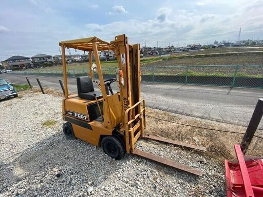 コマツ フォークリフト FG07-2　700kg　ガソリン