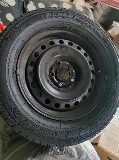 新古品　タイヤ　ホイル付き　4本セット　215/65　R16　98Q　日産　ホイルキャップ付き