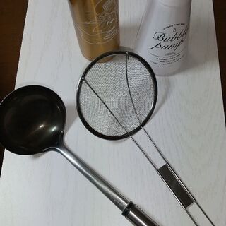 お玉、天かすすくい、ハンドソープ入れ(泡)、水筒、まとめて無料です。