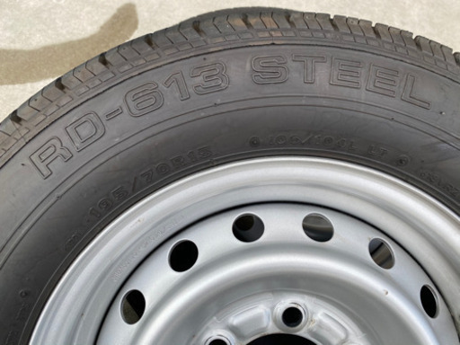 カムロード純正タイヤホイール