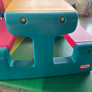 キッズテーブル