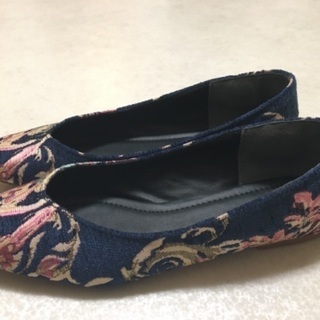 ティティベイトの靴の画像