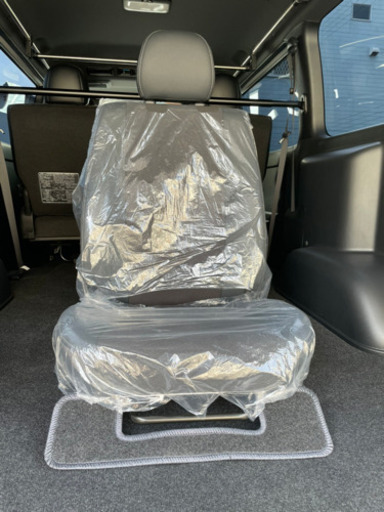 ハイエース6型　納車前外し　運転席シートのみ