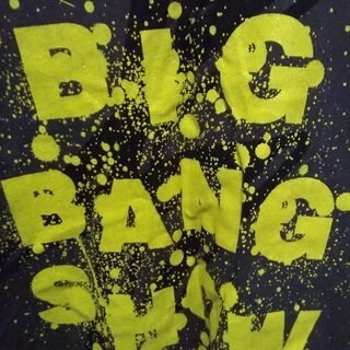 BIG BANG 　カムバック　ユニクロコラボTシャツ　Mサイズの画像