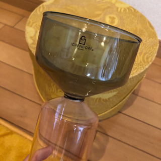 長い花瓶　ピンク　グレーの画像