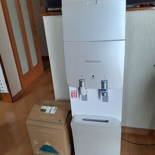 フレシャス　ウォーターサーバー　中古美品　水2個付き