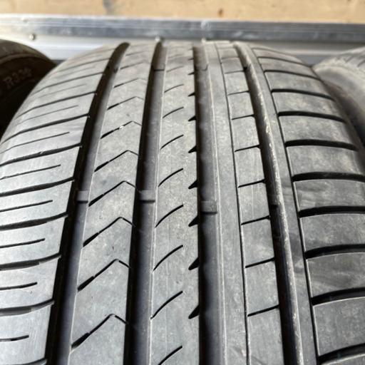 バリ山　245/40R20 WINRUN 夏タイヤ