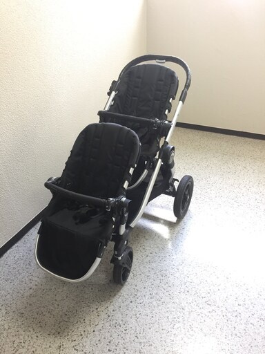 二人用ベビーカー　Baby jogger city select