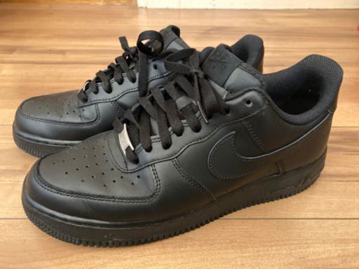 NIKE AIR FORCE 1 黒