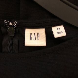 【美品！】GAPの黒色ドレスの画像