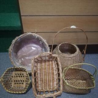 おしゃれな籐のかご