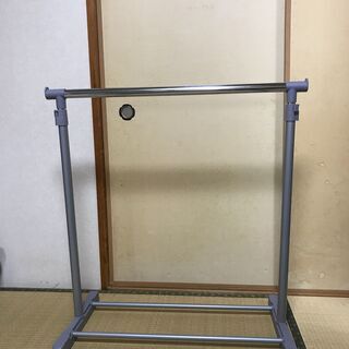 【無料】ハンガーラック　高さ調整可能　洋服掛け