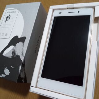FREETEL MIYABI  SAMURAI「雅」　箱、説明書、USBケーブルつき　未使用手帳型ケース付き　美品（型番：FTJ152C-Miyabi）シャンパンゴールド　ROWAJAPANバッテリー付きの画像
