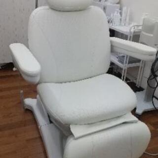 専用 電動フェイシャルベッド（ヒーター付き）First Class ホワイト色 電動フェイシャルベッド First Class ホワイト
