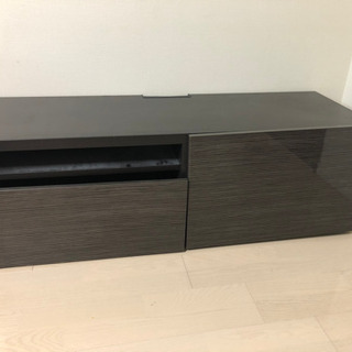 テレビ台（少し壊れてます）