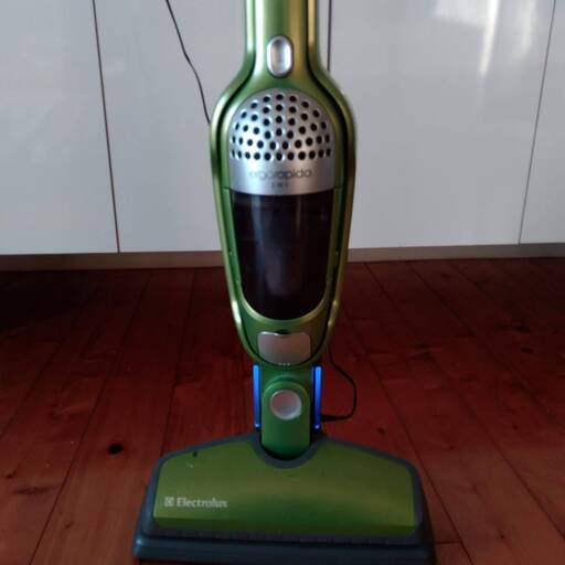 マニア必見　初代エルゴラピード　ZB271G　乾電池化カスタム　Electrolux コードレス 掃除機 エレクトロラックス