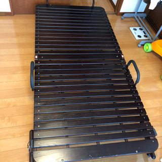 折り畳めるシングルベッドの画像