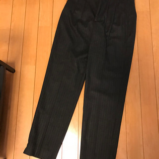 ZARA パンツの画像