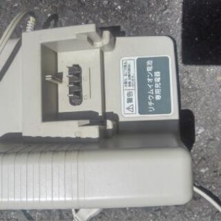 引っ越し準備の為、来月７日までです