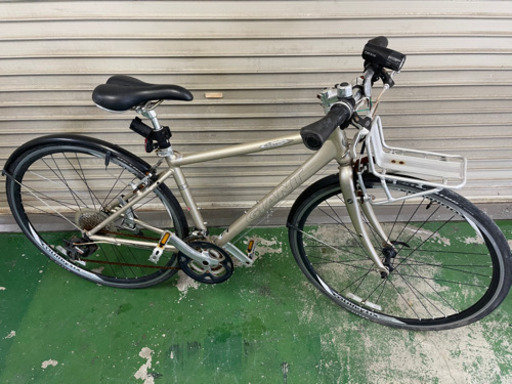 GIANT ESCAPE R3 クロスバイク 28インチ シルバー系 自転車