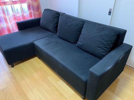 黒いソファベッド＆クッション3つ