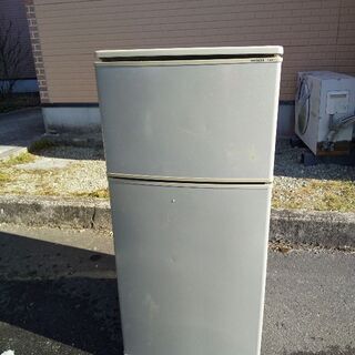 小型冷凍冷蔵庫差し上げます。