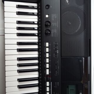 ヤマハ　電子キーボード　PSR-E433　スタンド付の画像