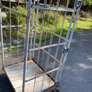 カゴ台車