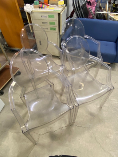 土曜日曜元気に営業中!!激安アクリルチェア!!カルテル/ルールーゴースト×4脚セット